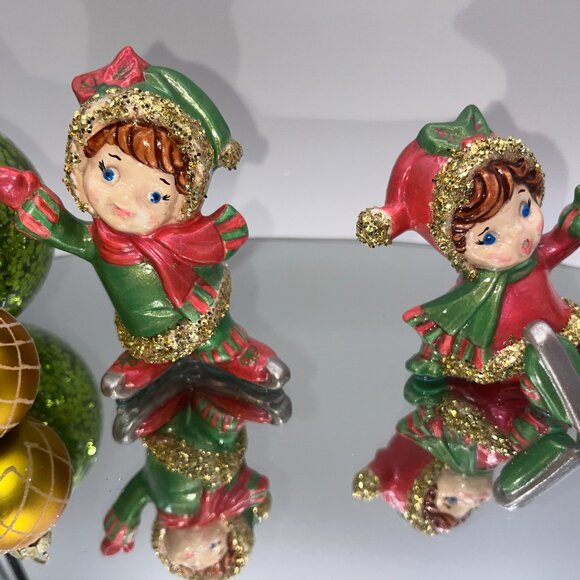 Vintage hand painted holly berry Christmas Ice Skater Girls on pond lighted OOAK - Picture 13 of 14